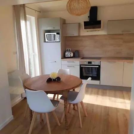 Le Charmot, Au Pied Des Montagnes Classe 3* *