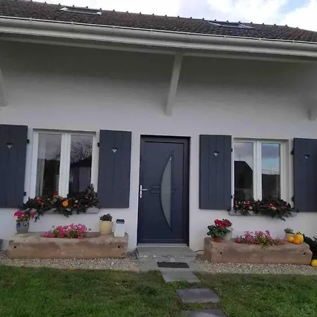 Le Charmot, Au Pied Des Montagnes Classe 3* *