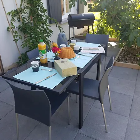 Le Charmot, Au Pied Des Montagnes Classe 3* *