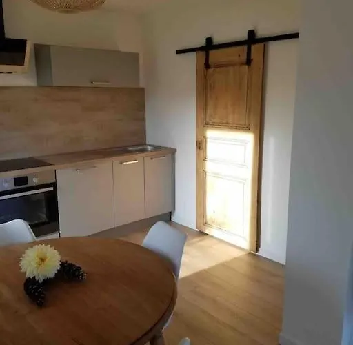 Le Charmot, Au Pied Des Montagnes Classe 3* *